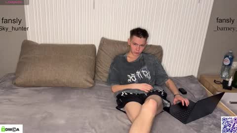 Snapshot of sky_hunter chatting on 11-13-25, 07:57 sky_hunter online show from 11-13-25, 07:57