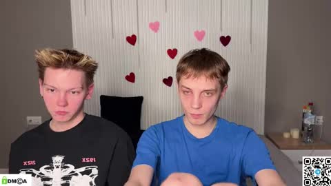 Snapshot of sky_hunter chatting on 03-08-26, 04:44 sky_hunter online show from 03-08-26, 04:44