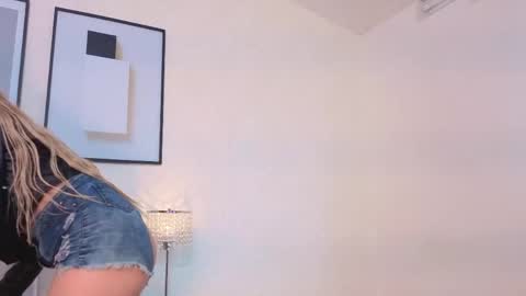 sky_johnson_ online show from 05-21-26, 07:10
