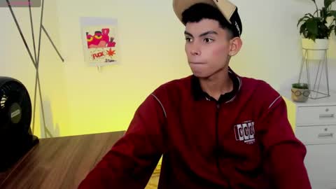 Snapshot of sky_jules chatting on 10-12-25, 04:22 Daniel online show from 10-12-25, 04:22