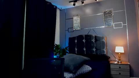 Snapshot of sky_jules chatting on 10-14-25, 03:18 Daniel online show from 10-14-25, 03:18