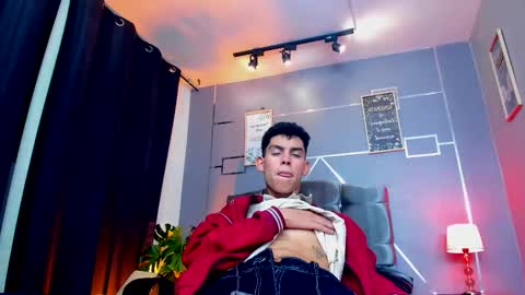 Snapshot of sky_jules chatting on 10-15-25, 04:01 Daniel online show from 10-15-25, 04:01