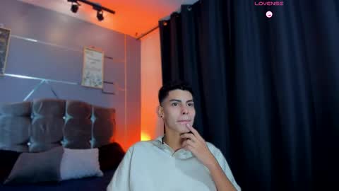 Snapshot of sky_jules chatting on 10-27-25, 03:43 Daniel online show from 10-27-25, 03:43