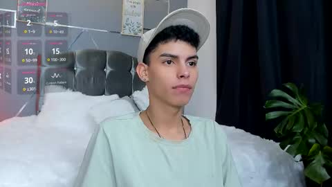 Snapshot of sky_jules chatting on 11-07-25, 03:50 Daniel online show from 11-07-25, 03:50