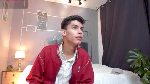 Snapshot of sky_jules chatting on 11-11-25, 03:17 Daniel online show from 11-11-25, 03:17