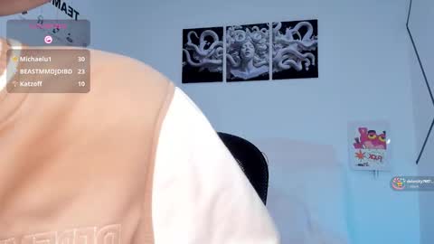 Snapshot of sky_jules chatting on 11-29-25, 09:23 Daniel online show from 11-29-25, 09:23