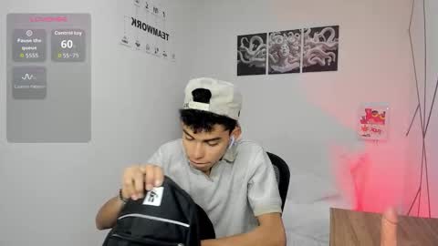 Snapshot of sky_jules chatting on 12-02-25, 03:23 Daniel online show from 12-02-25, 03:23