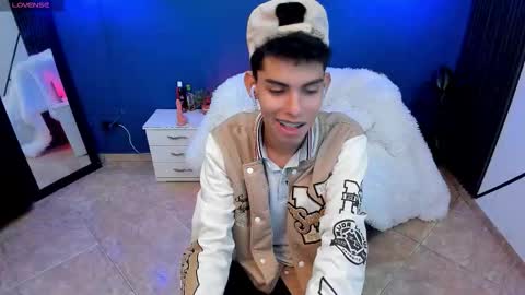 Snapshot of sky_jules chatting on 12-04-25, 03:16 Daniel online show from 12-04-25, 03:16