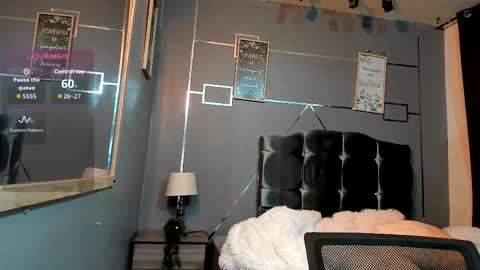 Snapshot of sky_jules chatting on 12-22-25, 03:14 Daniel online show from 12-22-25, 03:14