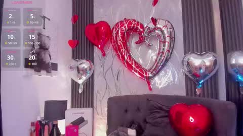 Snapshot of sky_jules chatting on 02-15-26, 03:58 Daniel online show from 02-15-26, 03:58