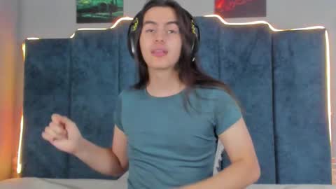 Santiago online show from 10-24-25, 08:49