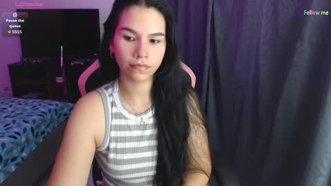 Snapshot of sky_lover_ chatting on 01-10-26, 09:33 Sky online show from 01-10-26, 09:33