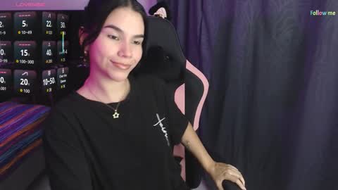 Snapshot of sky_lover_ chatting on 02-04-26, 08:53 Sky online show from 02-04-26, 08:53