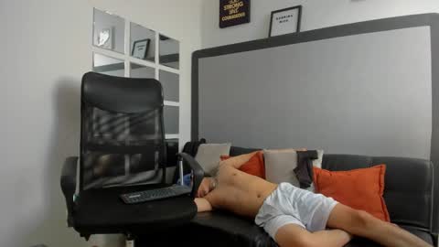 Snapshot of sky_wild chatting on 10-23-25, 09:35 sky_wild online show from 10-23-25, 09:35