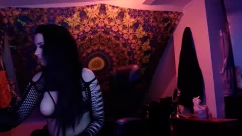 skyeeKanashii online show from 02-15-25, 10:11