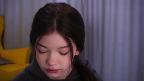 Snapshot of skyeriehm chatting on 12-14-25, 07:36 Amy online show from 12-14-25, 07:36