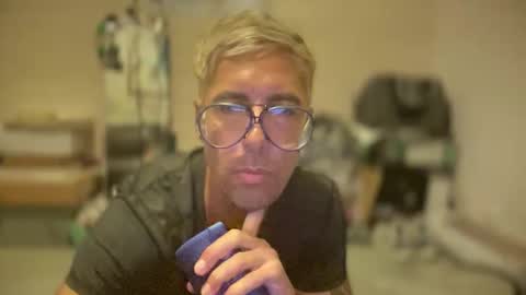 IAN HARD online show from 03-01-26, 03:03