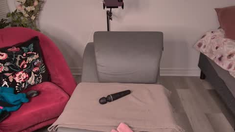 skylar bird online show from 01-02-25, 04:09