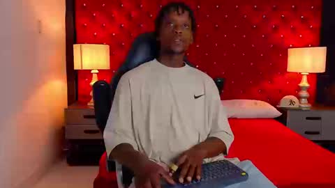 SKYLERBIGXXX online show from 09-19-25, 04:03