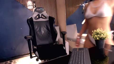 skylerbloom online show from 09-20-25, 04:35