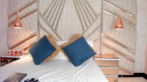 skylerbloom online show from 10-15-25, 03:28