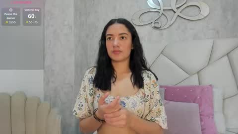 Snapshot of skylerwhite02 chatting on 12-03-25, 08:07 Skyler online show from 12-03-25, 08:07