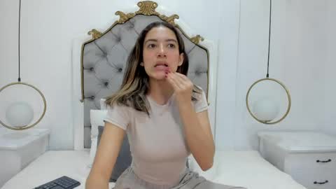 Snapshot of skylerwhite02 chatting on 06-06-26, 03:55 Skyler online show from 06-06-26, 03:55