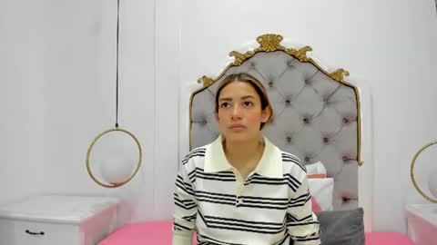 Snapshot of skylerwhite02 chatting on 06-21-26, 03:31 Skyler online show from 06-21-26, 03:31