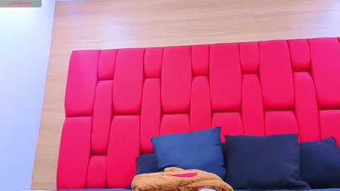 Skynny online show from 10-23-25, 08:51