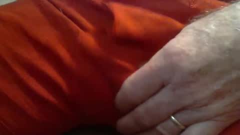 Snapshot of skypylot chatting on 11-19-25, 04:40 ResqPylot2 online show from 11-19-25, 04:40