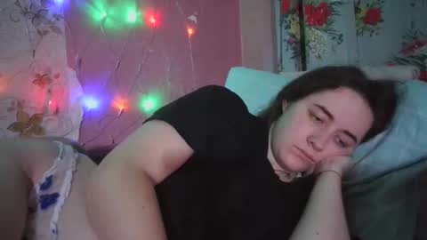 skyressie333 online show from 12-22-24, 06:15