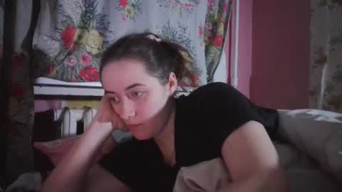 skyressie333 online show from 12-26-24, 04:47