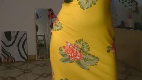 Snapshot of skyy_brown chatting on 11-14-25, 01:48 Bella online show from 11-14-25, 01:48