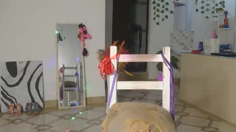 Snapshot of skyy_brown chatting on 11-19-25, 12:10 Bella online show from 11-19-25, 12:10