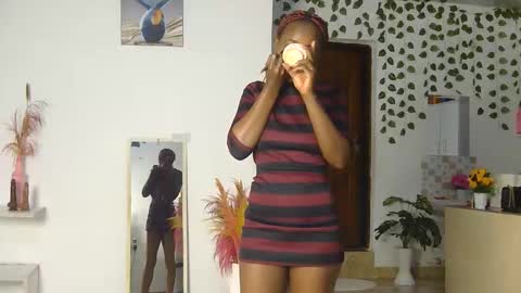 Snapshot of skyy_brown chatting on 06-10-26, 12:55 Bella online show from 06-10-26, 12:55
