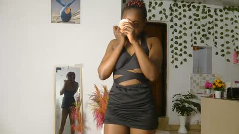 Snapshot of skyy_brown chatting on 07-10-26, 01:10 Bella online show from 07-10-26, 01:10