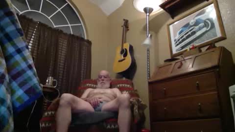 Snapshot of sladeisnaked chatting on 12-20-25, 10:33 sladeisnaked online show from 12-20-25, 10:33