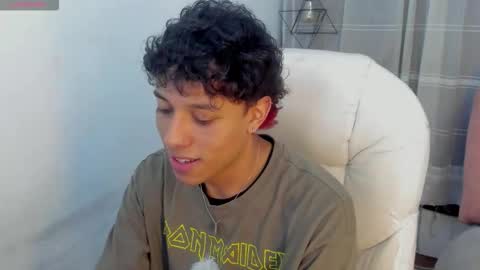 Snapshot of slasher_x chatting on 12-22-25, 08:39 slasher_x online show from 12-22-25, 08:39