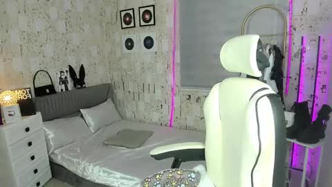 Snapshot of slaughtyalexxx chatting on 02-22-25, 05:55 Alexandria my love online show from 02-22-25, 05:55