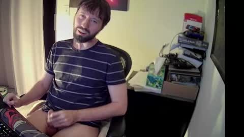 Snapshot of slave2pussy chatting on 12-16-24, 06:21 slave2pussy online show from 12-16-24, 06:21