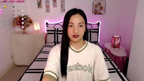 Queen Cyrine online show from 02-13-25, 08:38