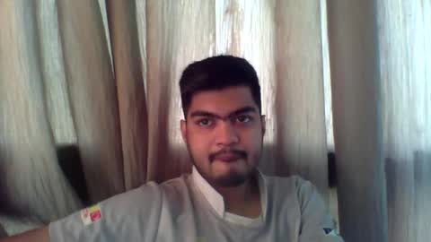 Snapshot of slavesj18 chatting on 12-16-25, 04:28 Add me on hangout sjcool1998 online show from 12-16-25, 04:28