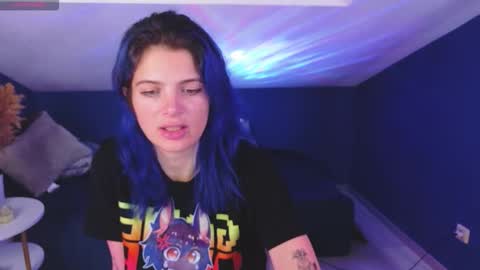 Snapshot of slayq777 chatting on 10-15-25, 09:04 Emilia online show from 10-15-25, 09:04