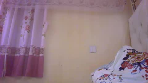 Snapshot of slayslay002 chatting on 12-07-24, 01:03 Rose online show from 12-07-24, 01:03