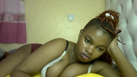 Snapshot of slayslay002 chatting on 12-12-24, 01:10 Rose online show from 12-12-24, 01:10