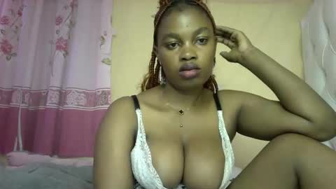 Snapshot of slayslay002 chatting on 12-15-24, 12:18 Rose online show from 12-15-24, 12:18