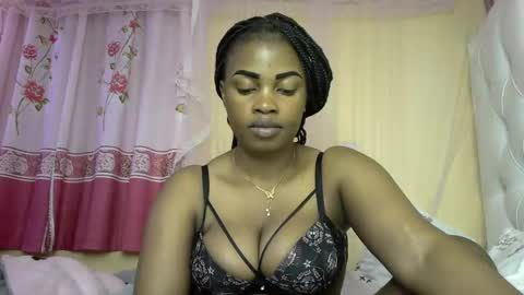 Snapshot of slayslay002 chatting on 01-29-25, 02:40 Rose online show from 01-29-25, 02:40