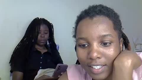 Snapshot of sleciah chatting on 11-22-25, 10:25 sleciah online show from 11-22-25, 10:25