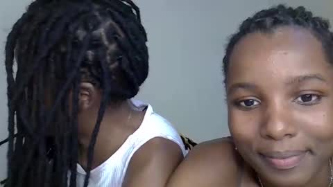 Snapshot of sleciah chatting on 11-28-25, 04:09 sleciah online show from 11-28-25, 04:09