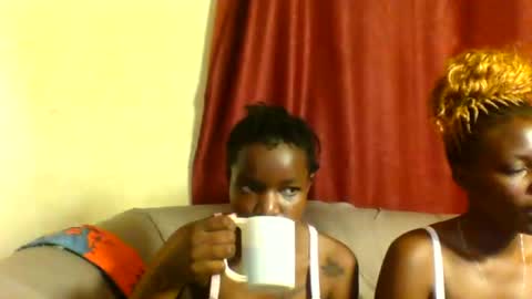 Snapshot of sleek_ass chatting on 03-09-25, 12:31 sleek_ass online show from 03-09-25, 12:31